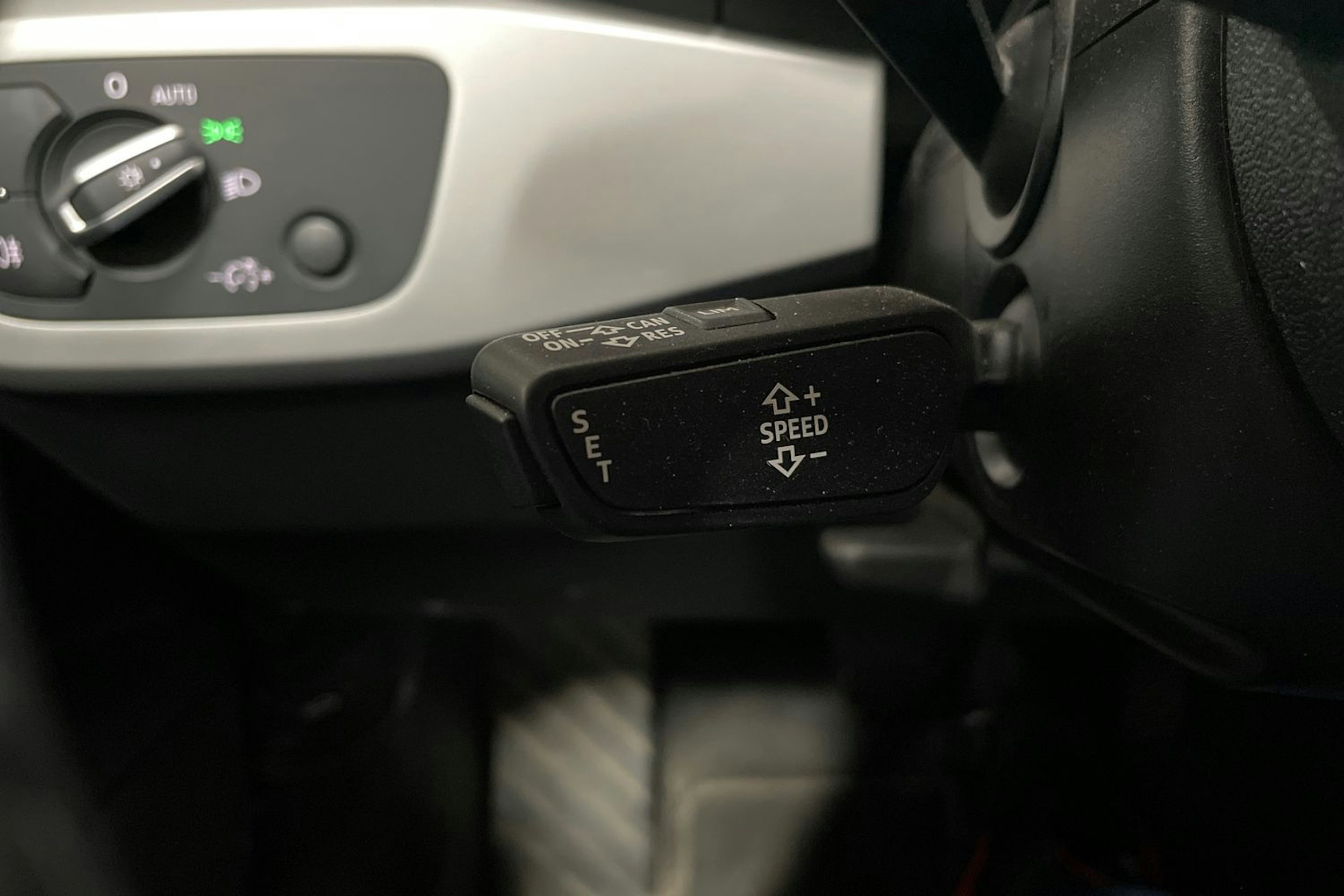Valkoinen Audi A4 2021 kuva 28.