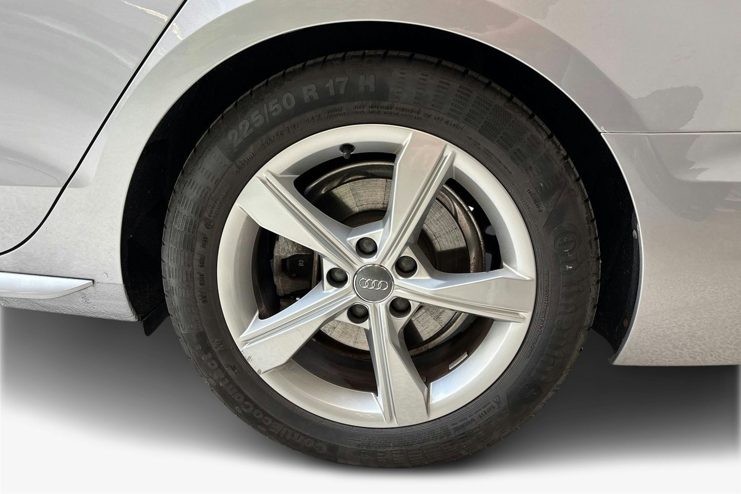 hopea Audi A4 2021 kuva 9.
