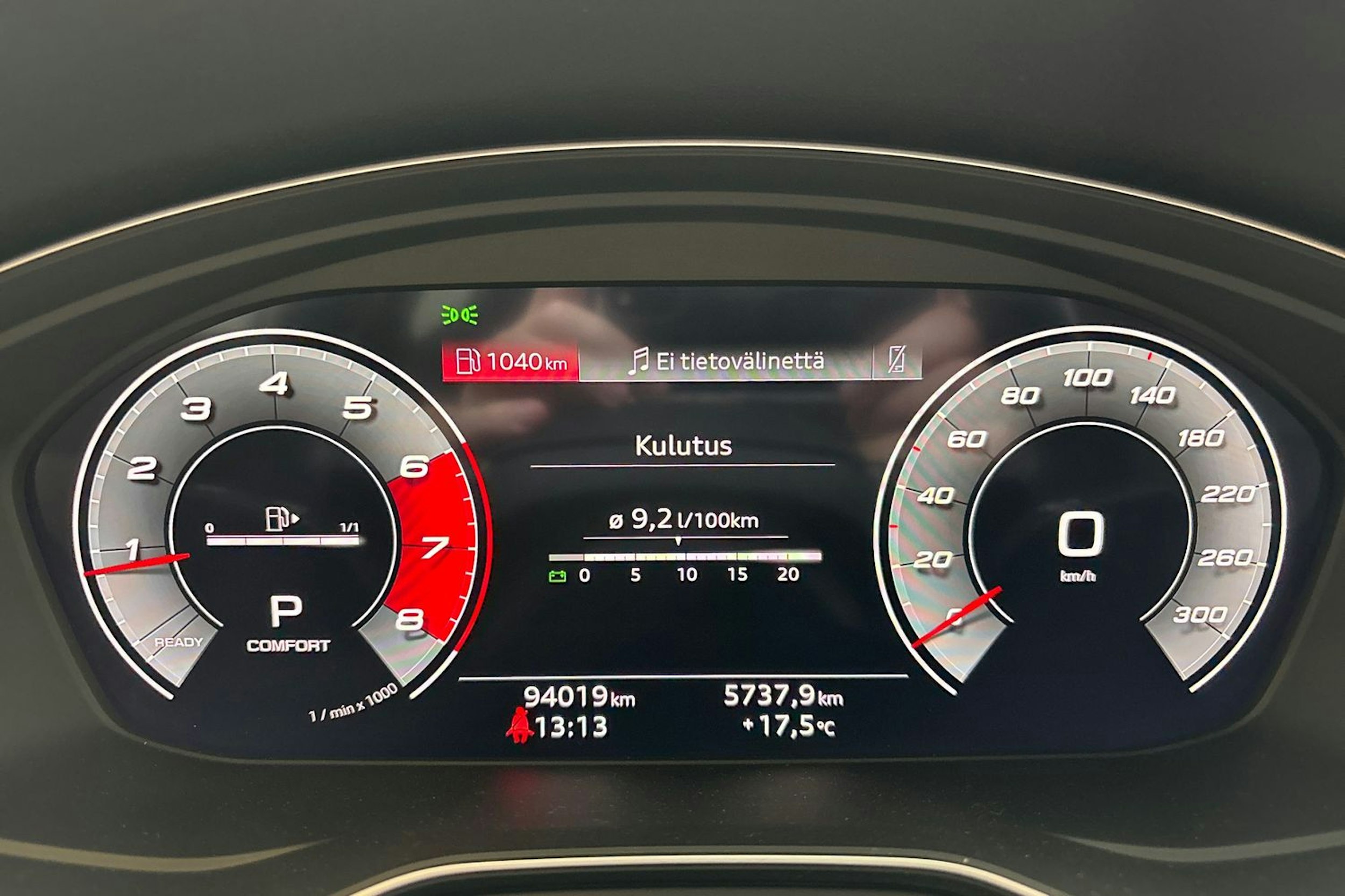 hopea Audi A4 2021 kuva 11.