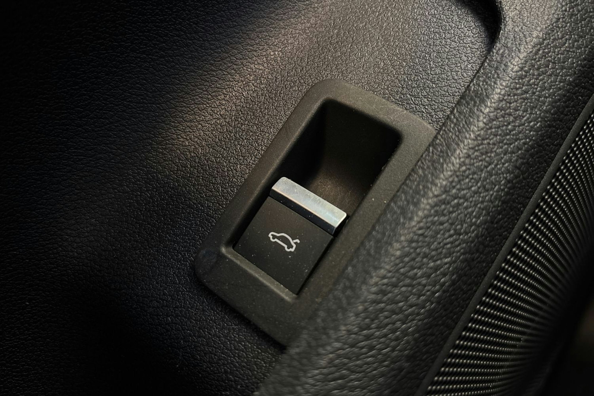 hopea Audi A4 2021 kuva 16.