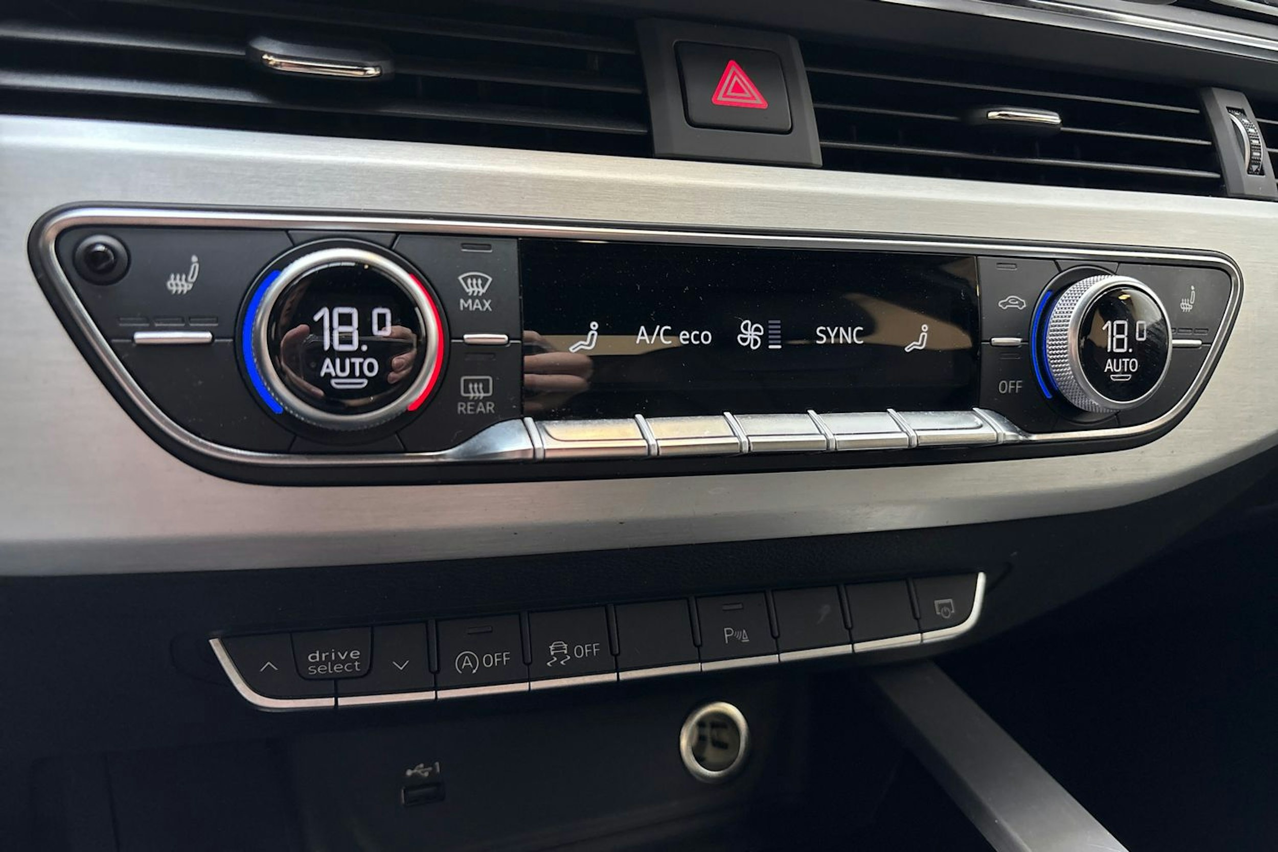 hopea Audi A4 2021 kuva 22.
