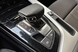 hopea Audi A4 2021 kuva 24.