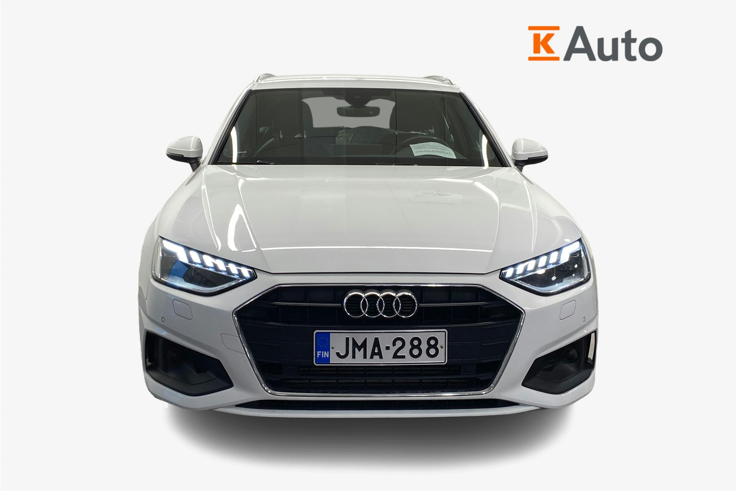 valkoinen Audi A4 2021 kuva 5.