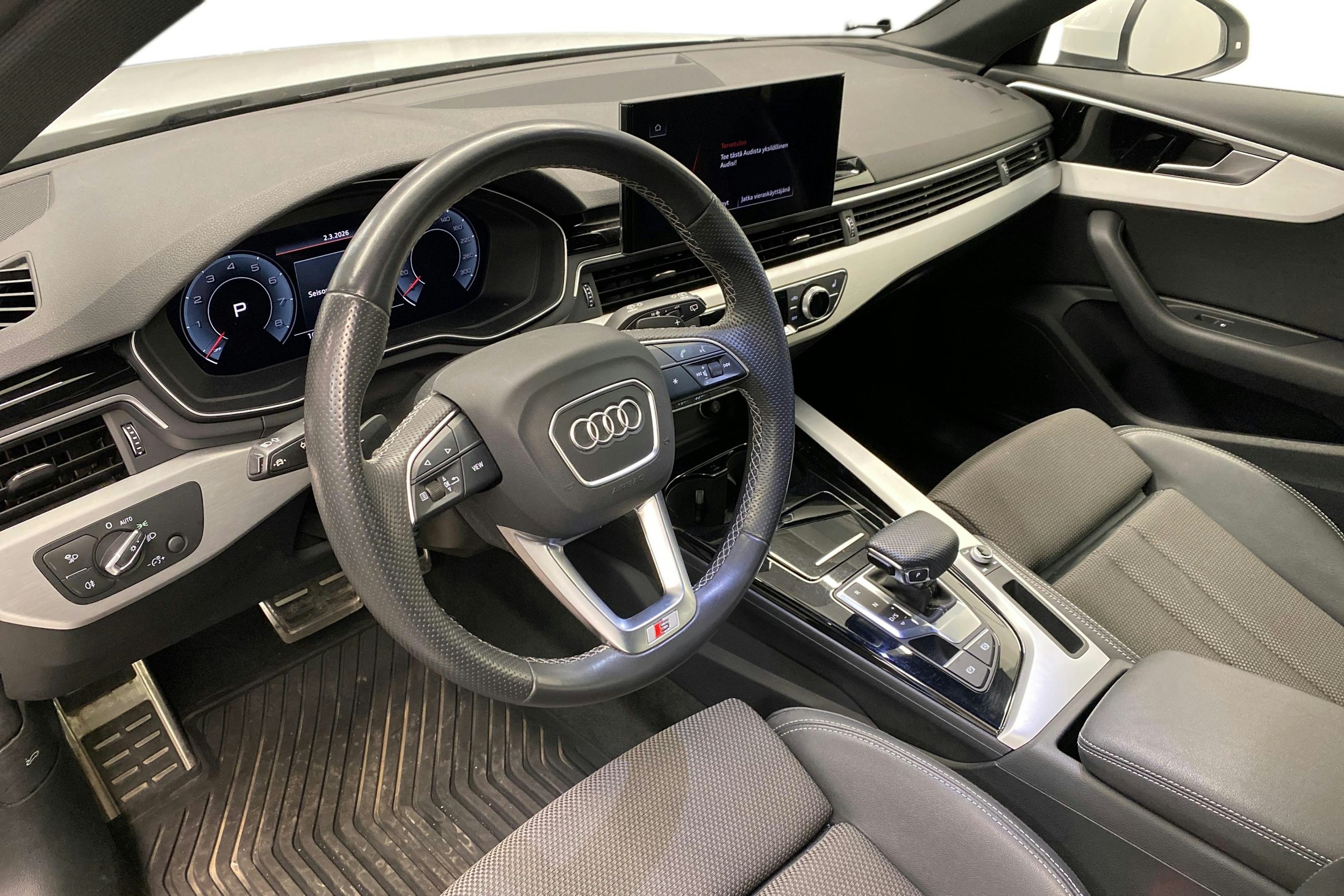 valkoinen Audi A4 2021 kuva 7.