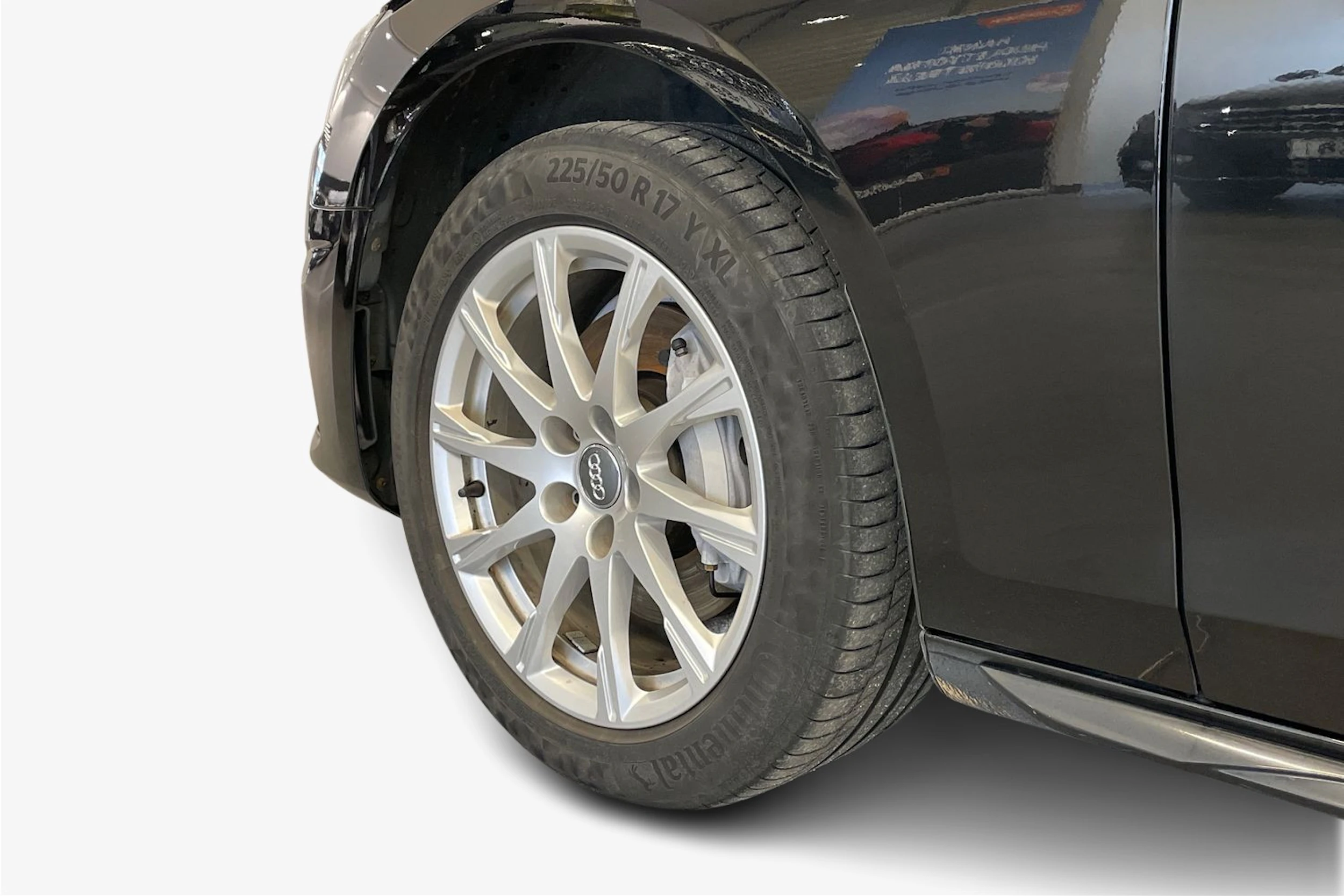 Musta Audi A4 2021 kuva 9.