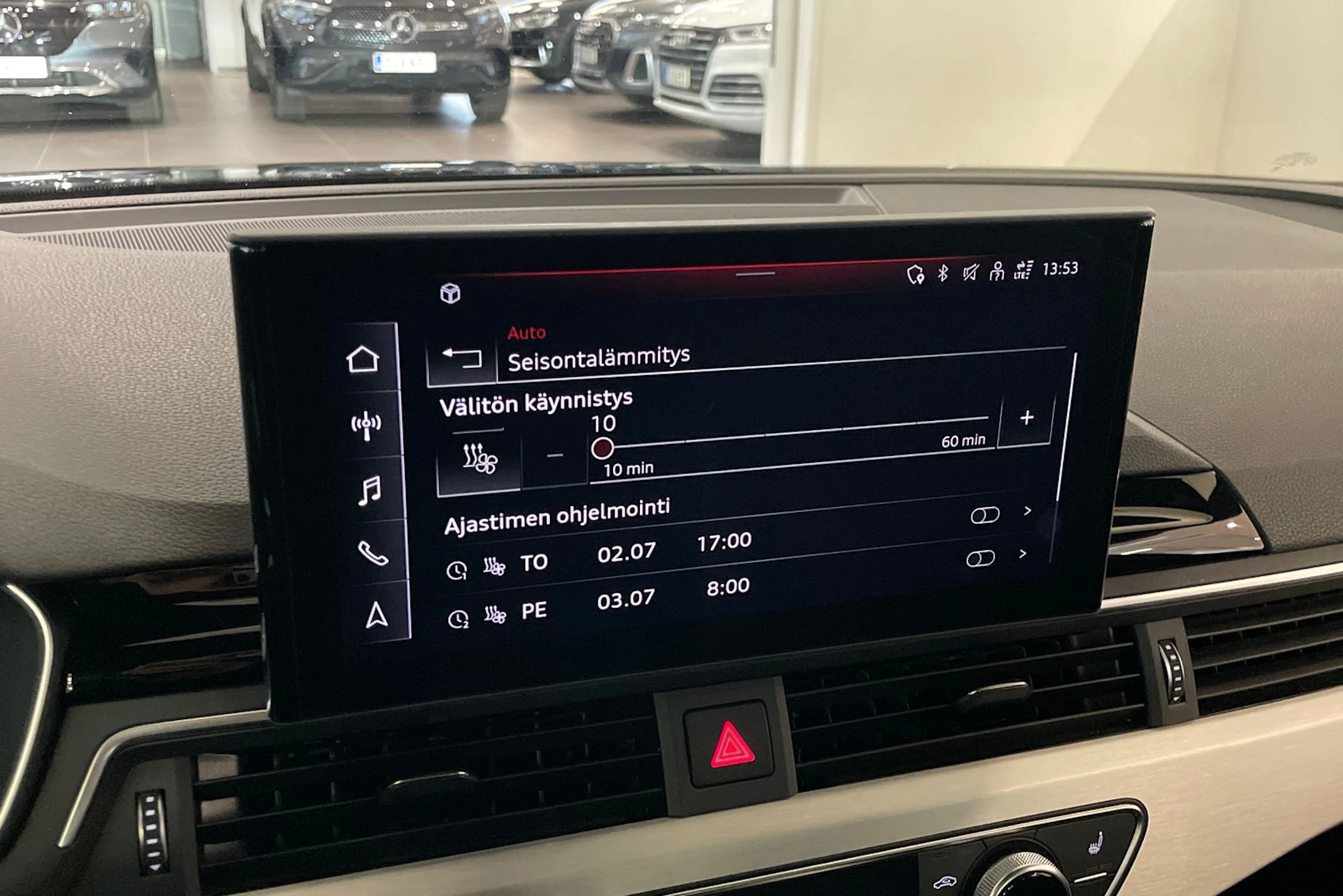 Musta Audi A4 2021 kuva 22.