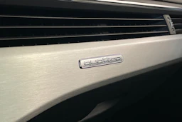 Musta Audi A4 2021 kuva 24.