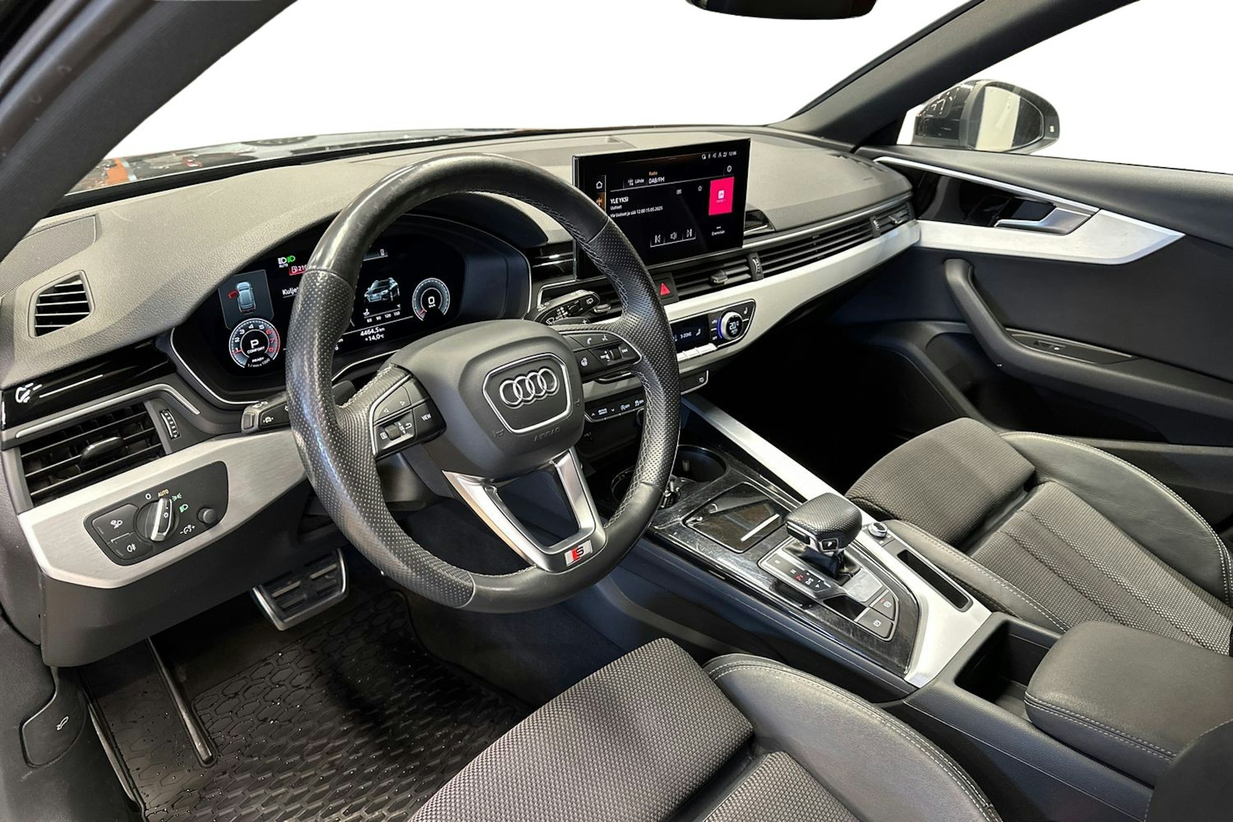 musta Audi A4 2021 kuva 7.