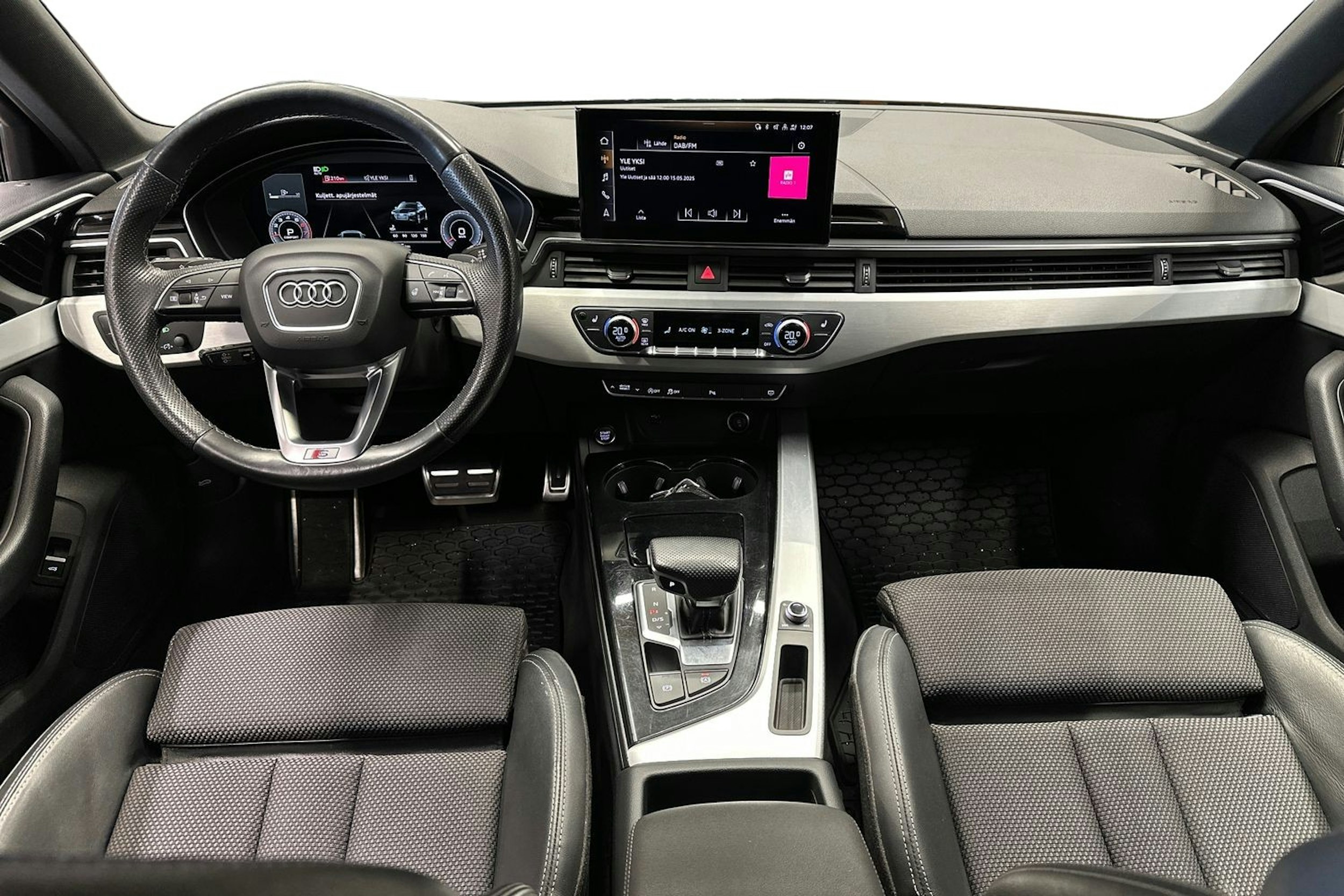 musta Audi A4 2021 kuva 9.