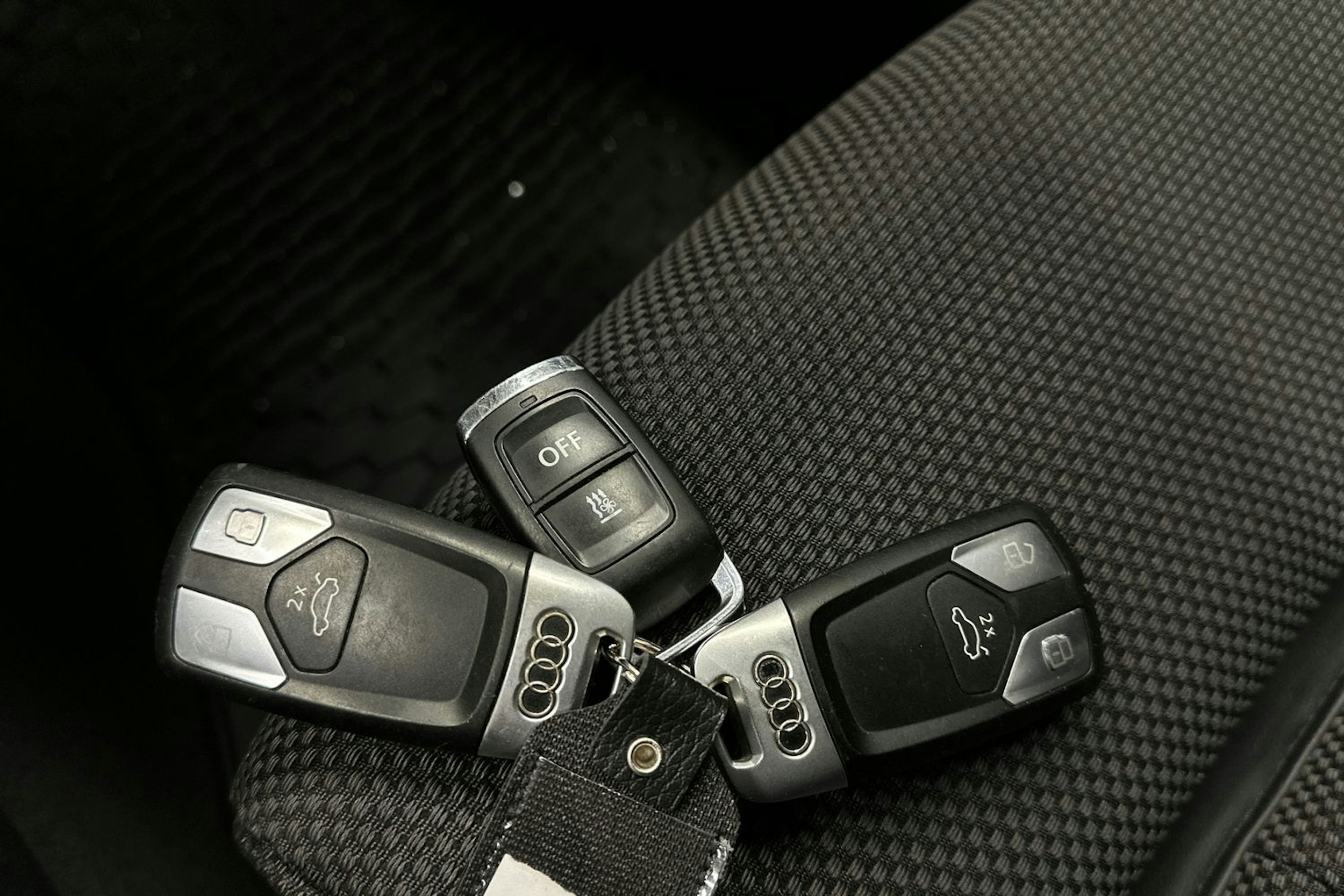 musta Audi A4 2021 kuva 23.