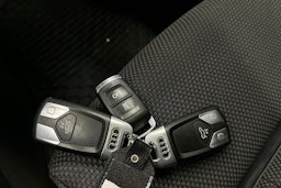 musta Audi A4 2021 kuva 23.