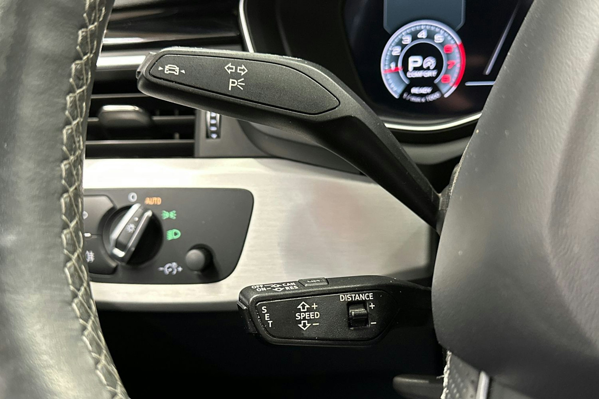 musta Audi A4 2021 kuva 25.