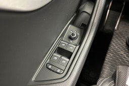 musta Audi A4 2021 kuva 30.