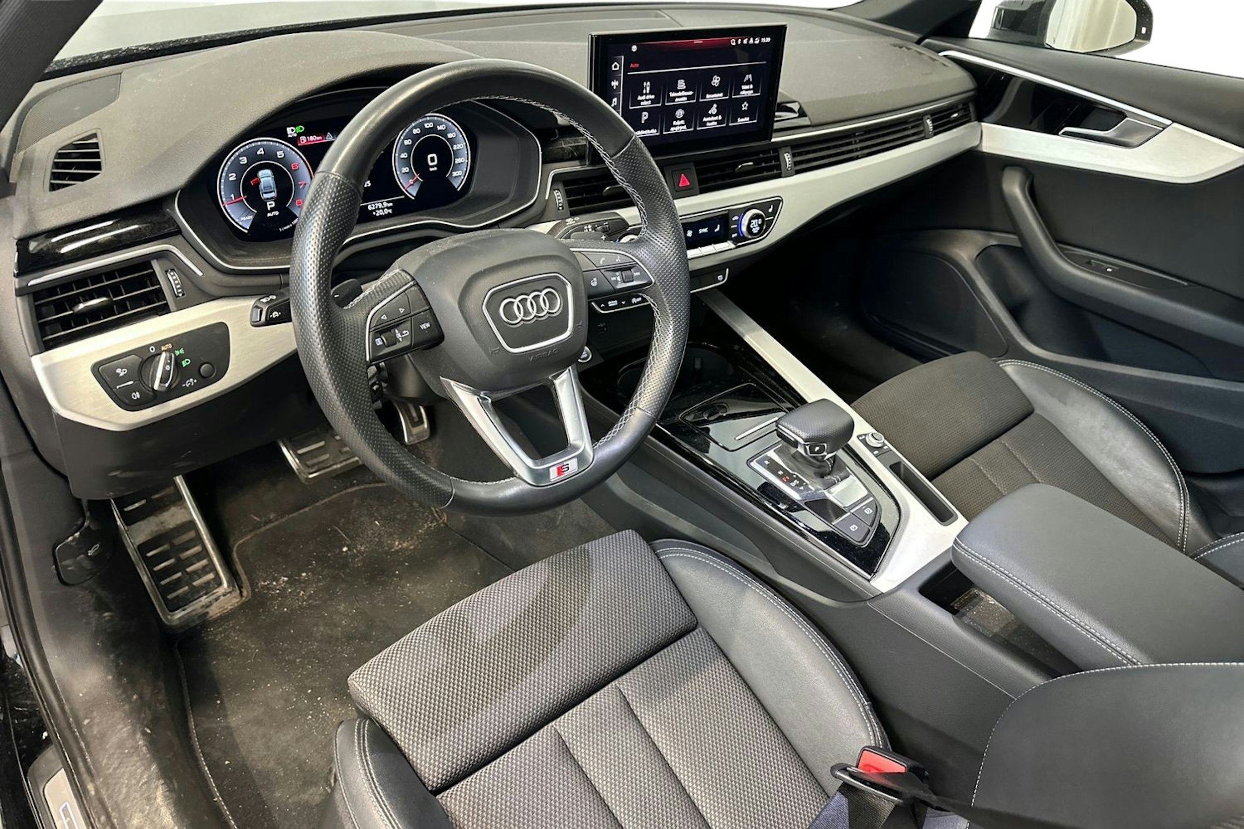 musta Audi A4 2021 kuva 3.