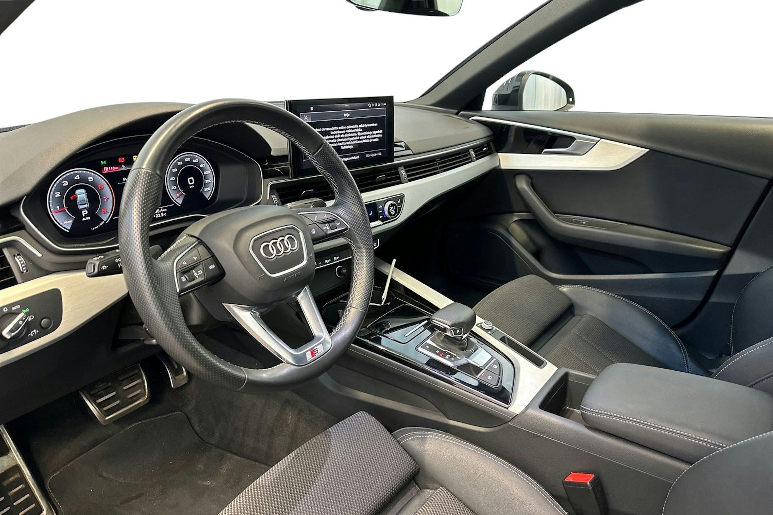 musta Audi A4 2021 kuva 7.