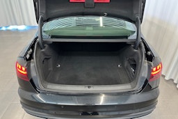 musta Audi A4 2021 kuva 15.