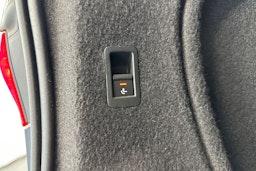 musta Audi A4 2021 kuva 17.