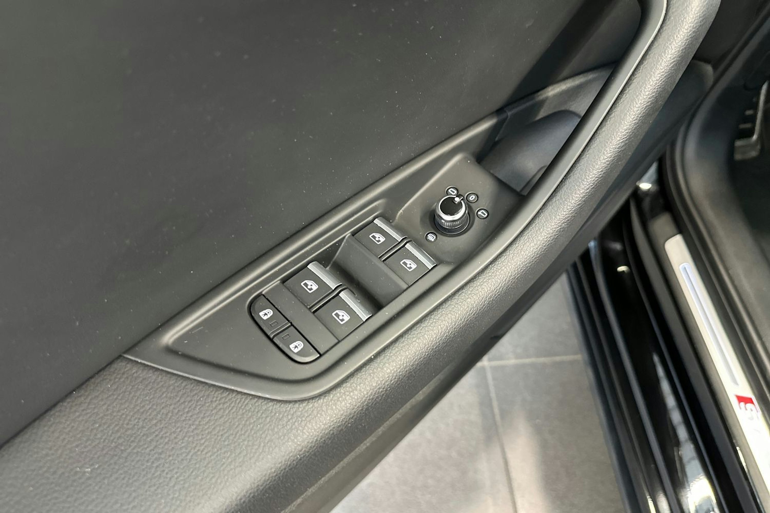 musta Audi A4 2021 kuva 18.