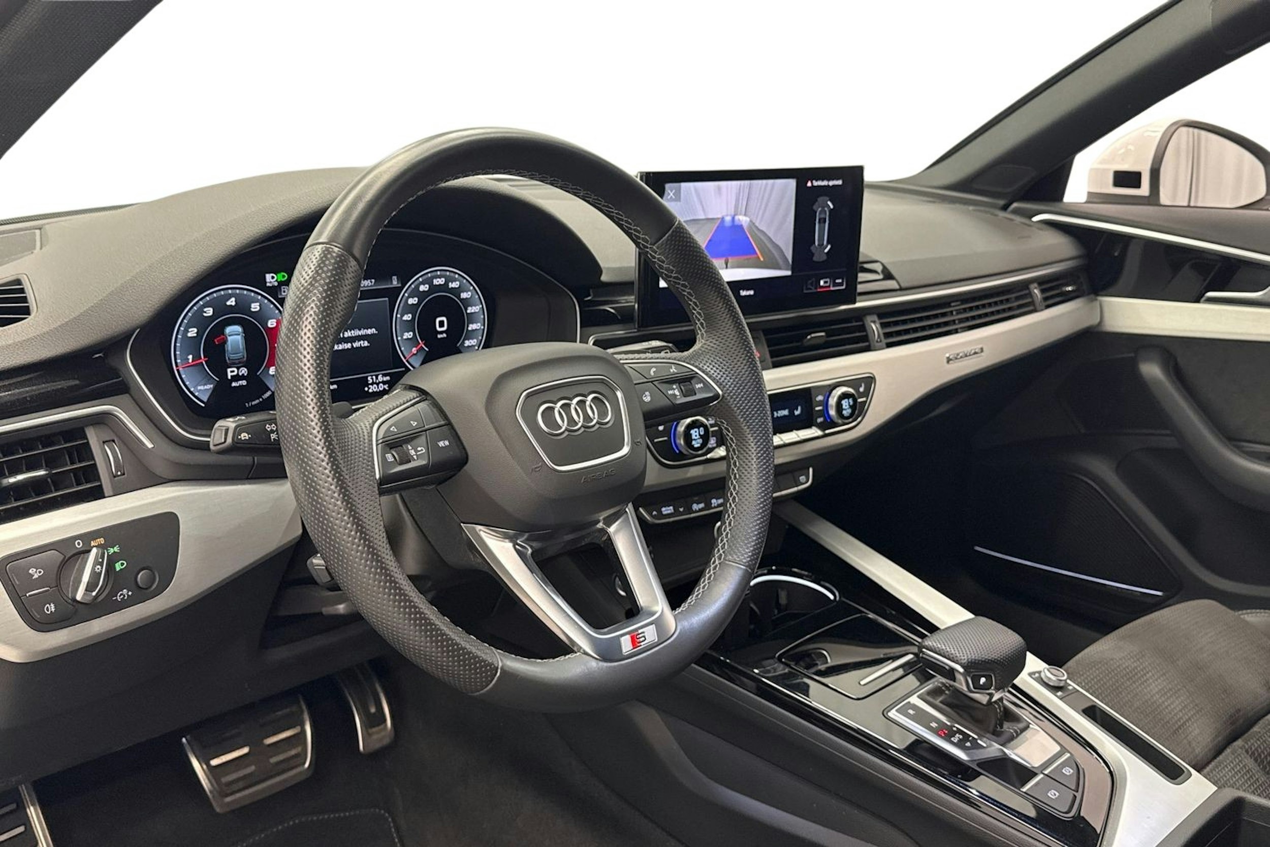 valkoinen Audi A4 2021 kuva 7.