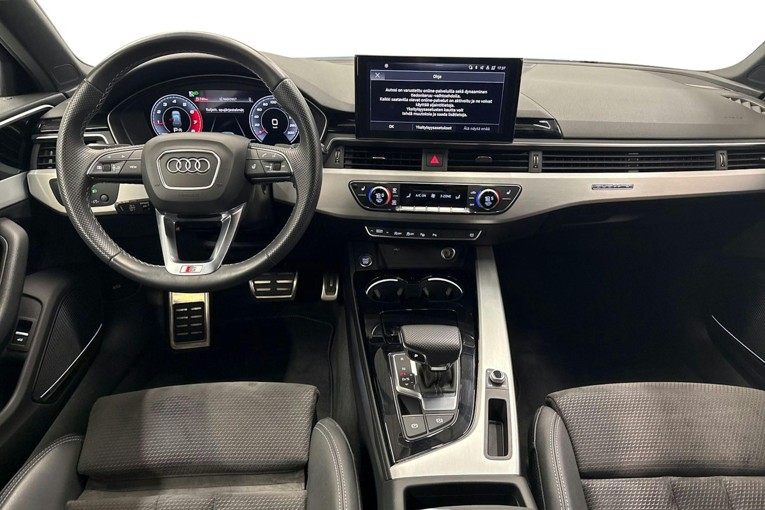 valkoinen Audi A4 2021 kuva 9.