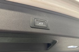 valkoinen Audi A4 2021 kuva 15.