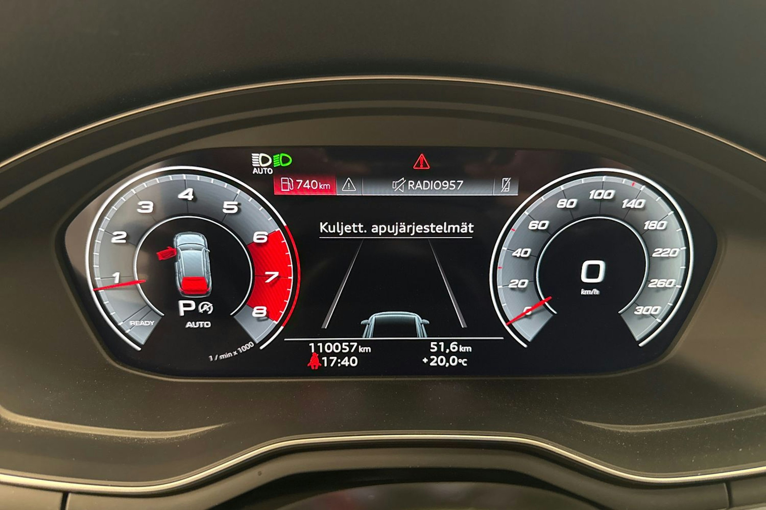 valkoinen Audi A4 2021 kuva 21.