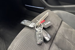 valkoinen Audi A4 2021 kuva 32.