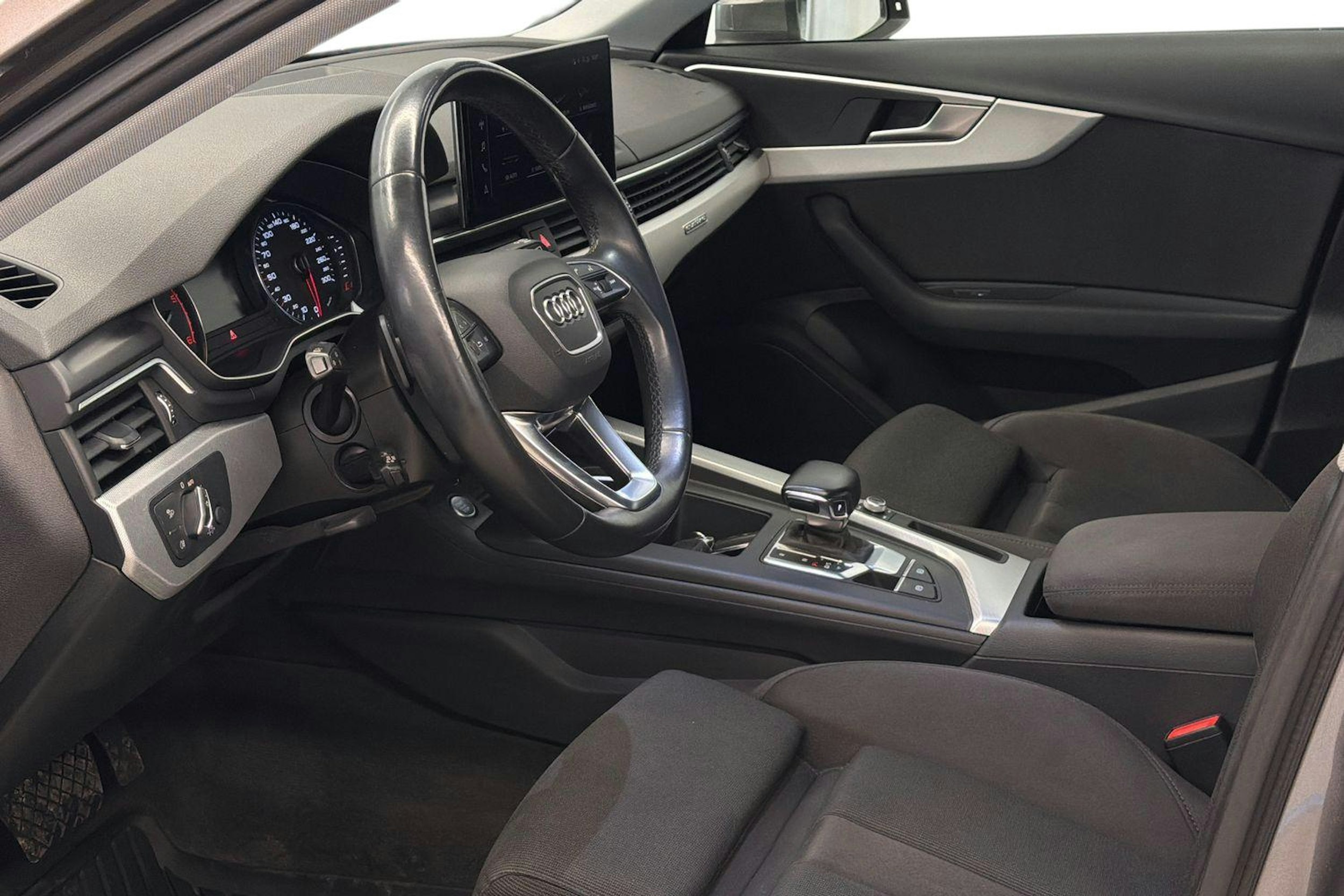 ruskea (beige) Audi A4 2021 kuva 7.