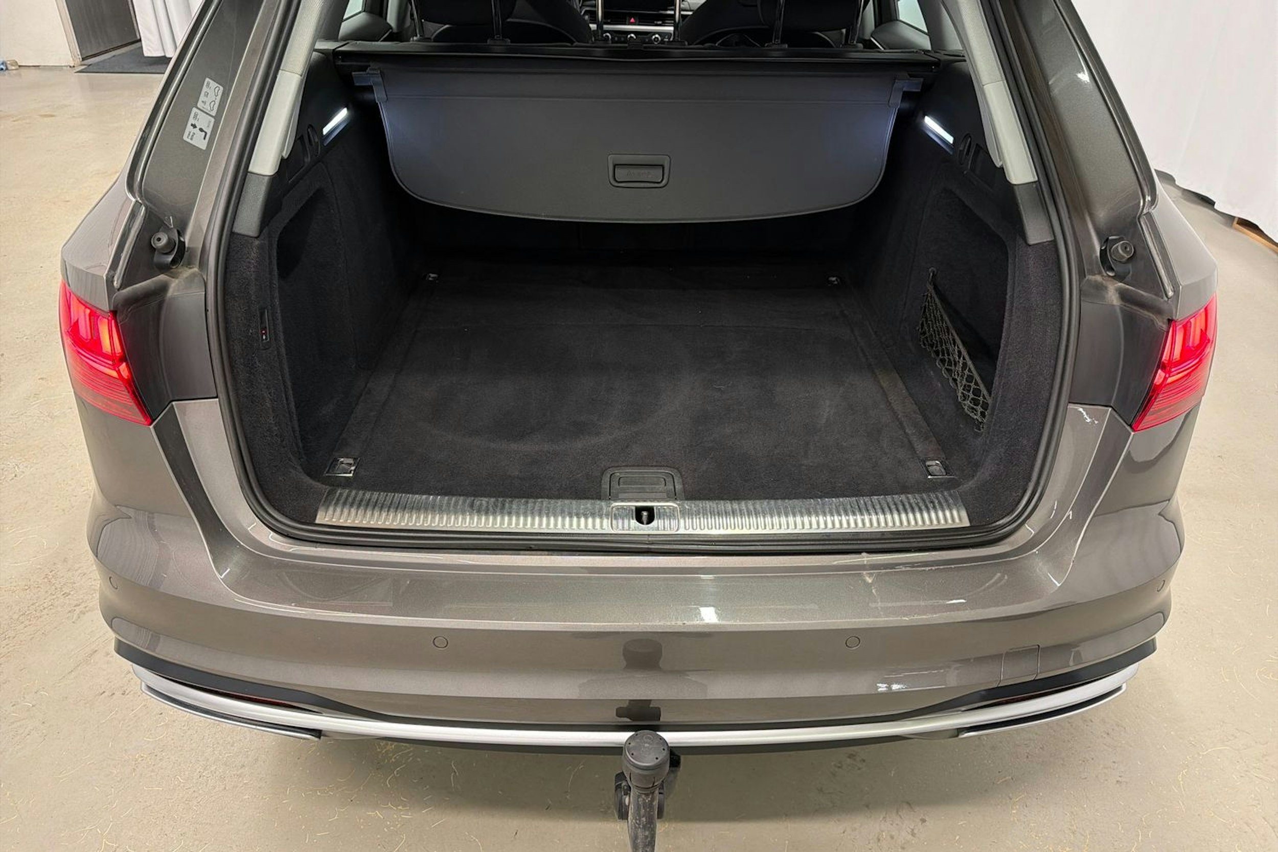 ruskea (beige) Audi A4 2021 kuva 22.