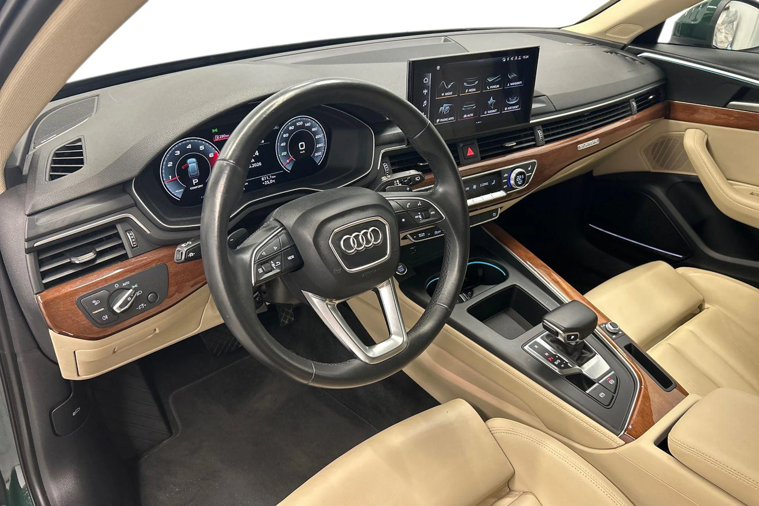 vihreä Audi A4 2021 kuva 6.