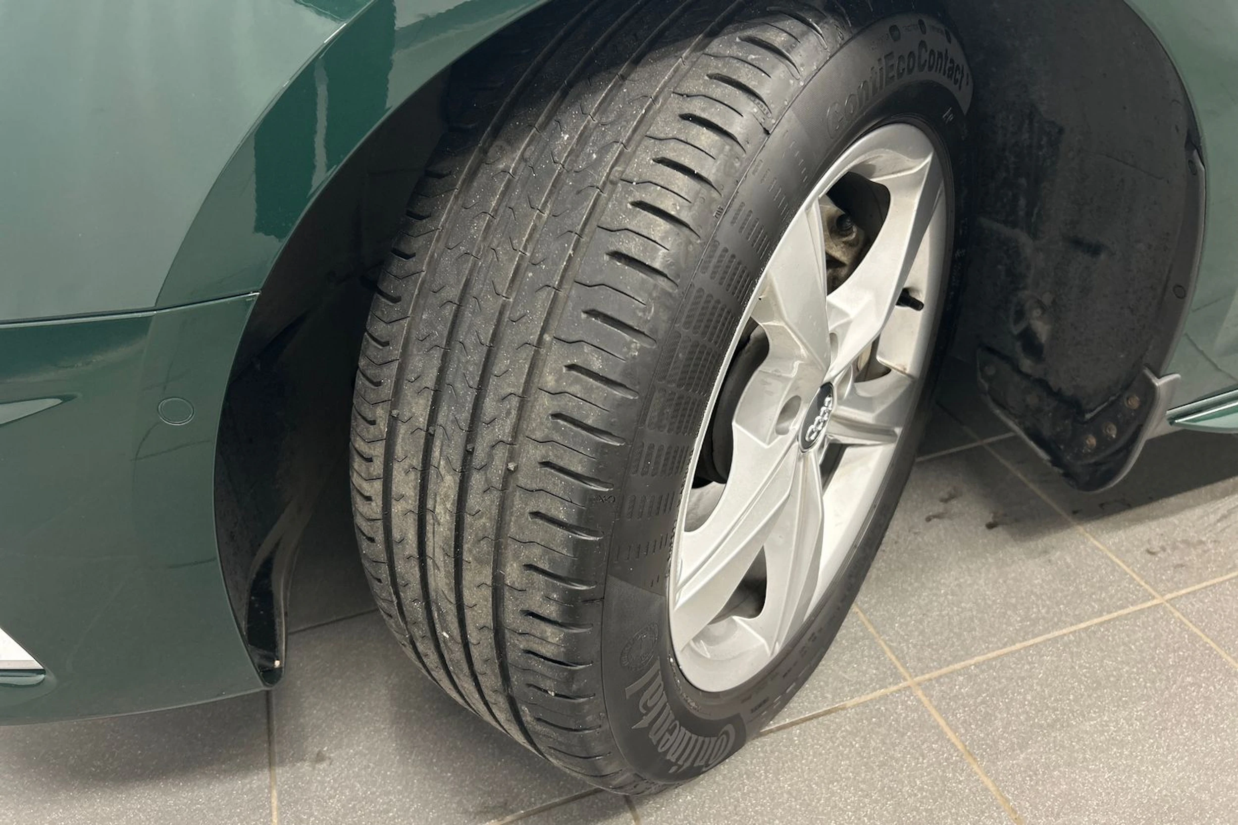 vihreä Audi A4 2021 kuva 10.
