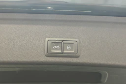 vihreä Audi A4 2021 kuva 14.