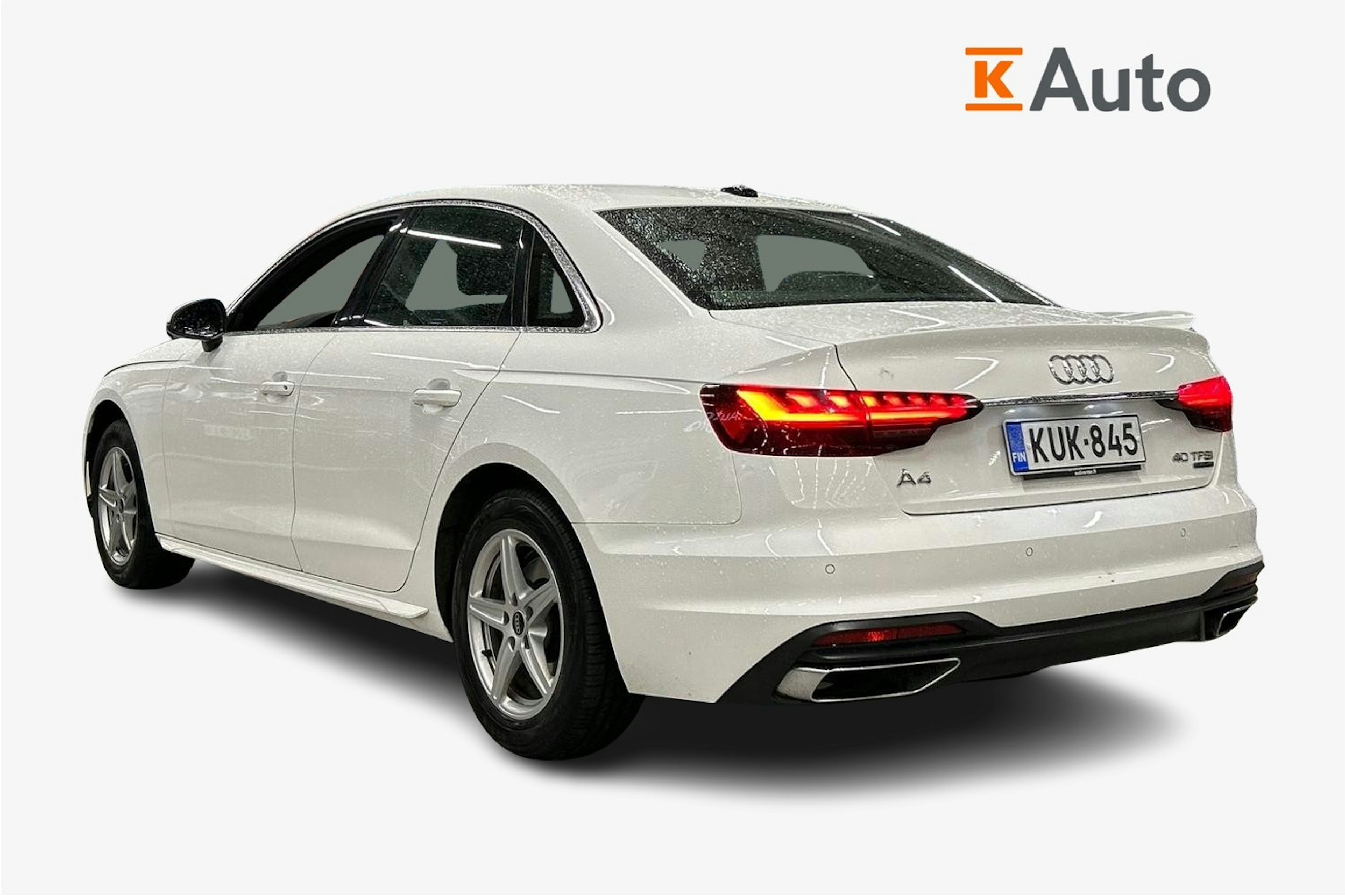 valkoinen Audi A4 2022 kuva 2.