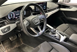 valkoinen Audi A4 2022 kuva 3.