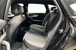 musta Audi A4 2021 kuva 10.