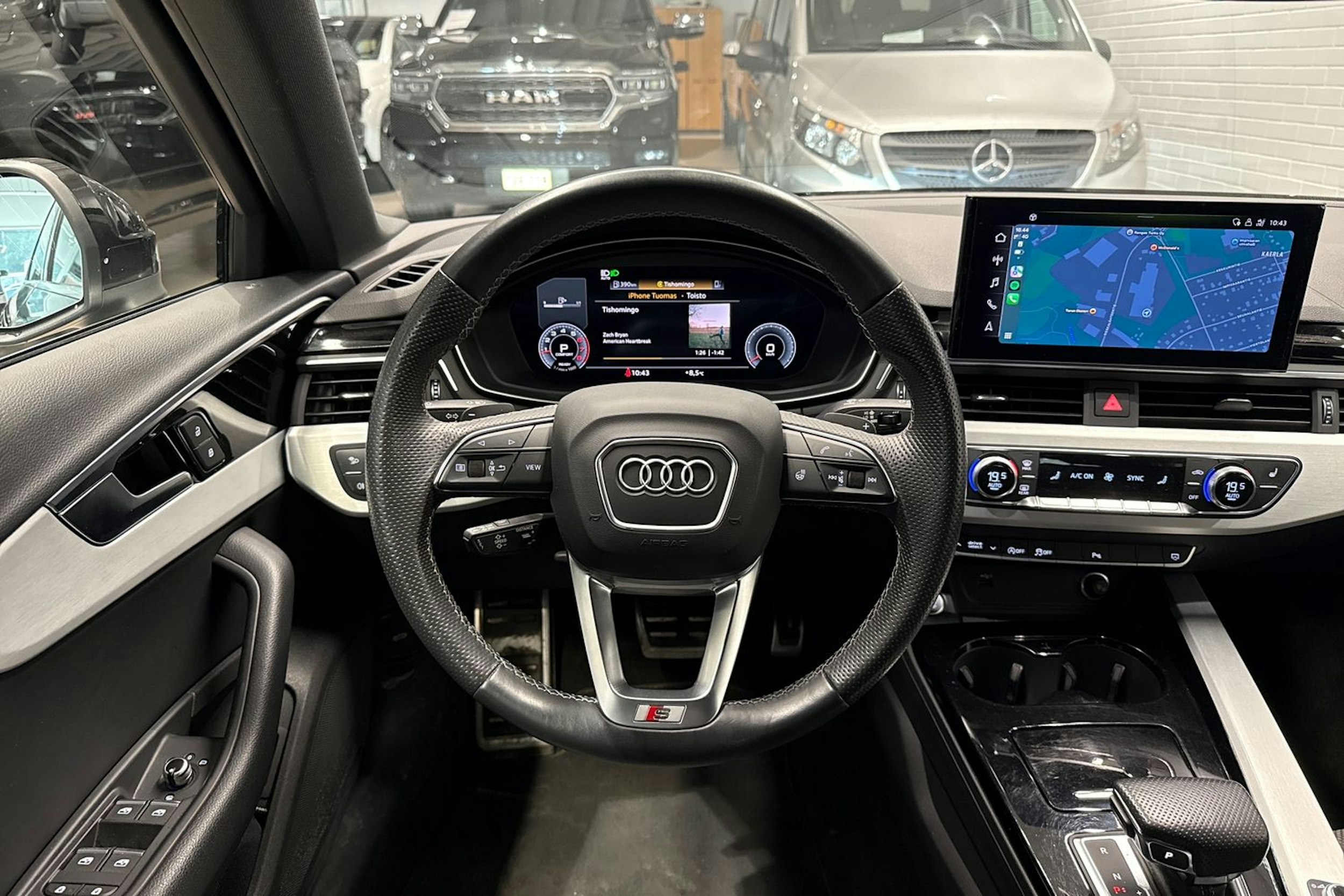 musta Audi A4 2021 kuva 14.