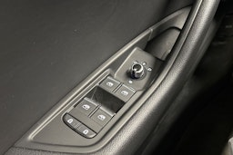 musta Audi A4 2021 kuva 25.