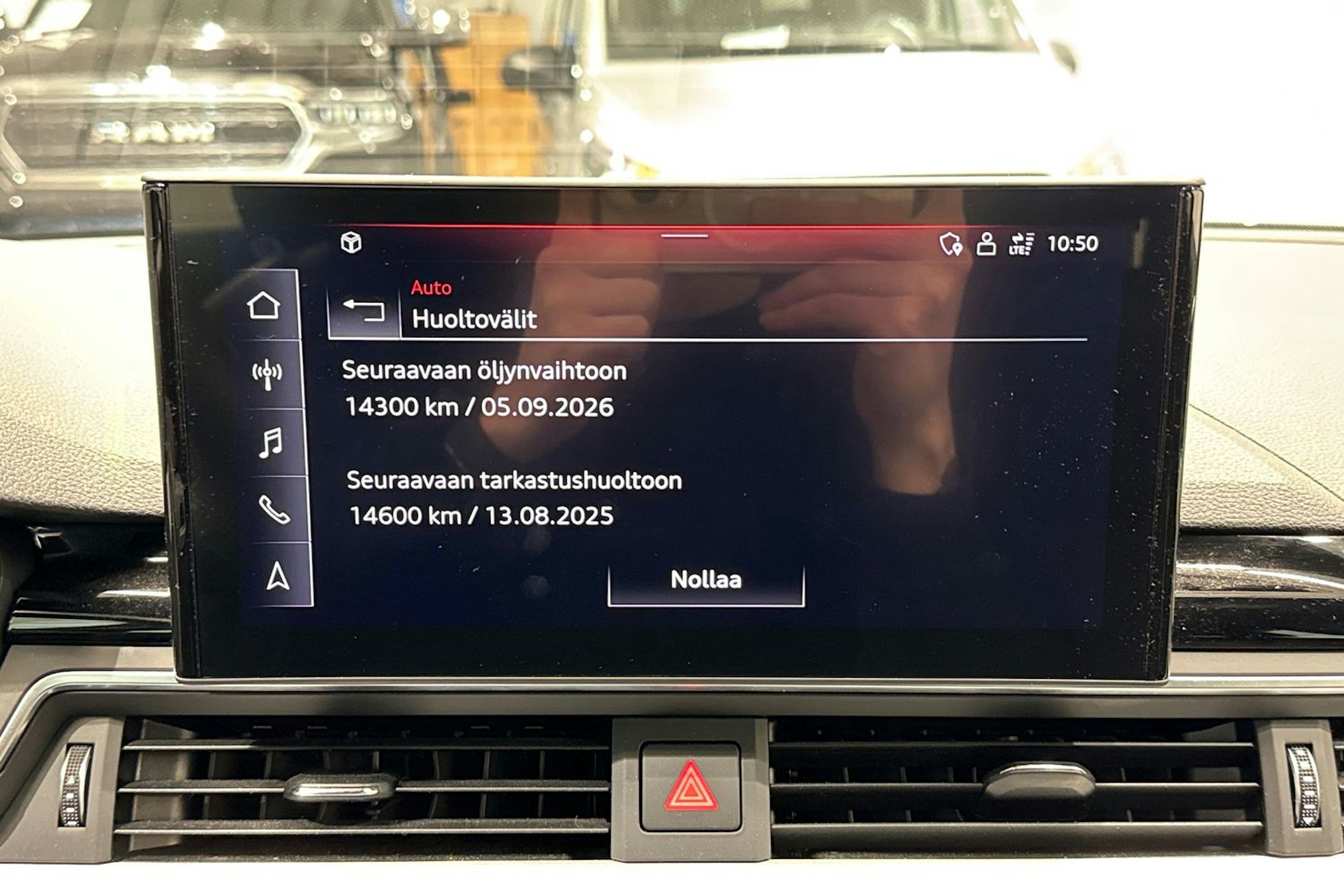 musta Audi A4 2021 kuva 31.