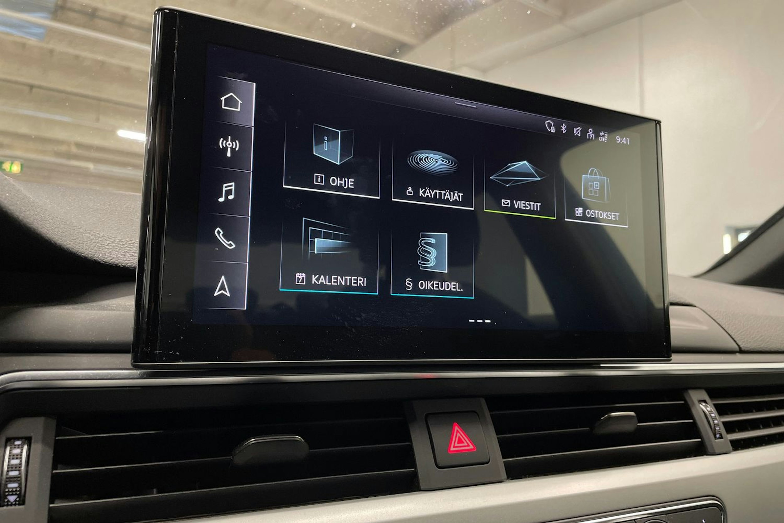 musta Audi A4 2021 kuva 14.