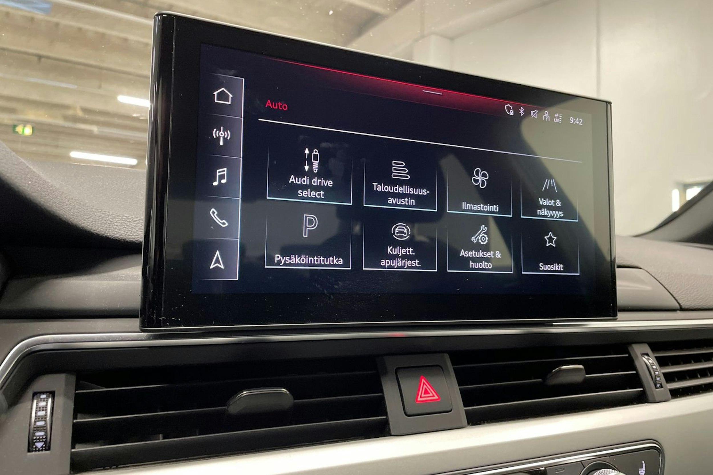 musta Audi A4 2021 kuva 17.