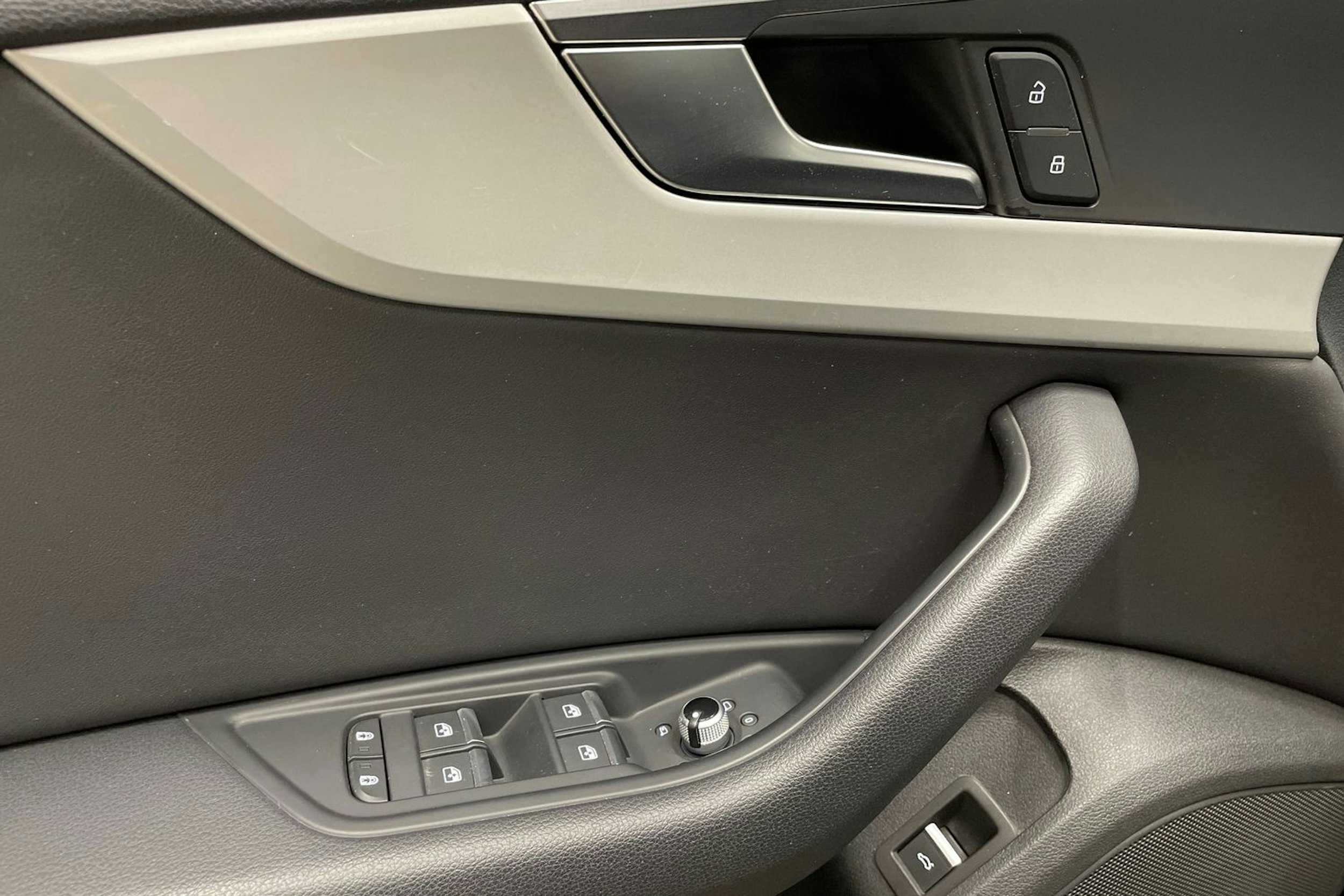 musta Audi A4 2021 kuva 24.