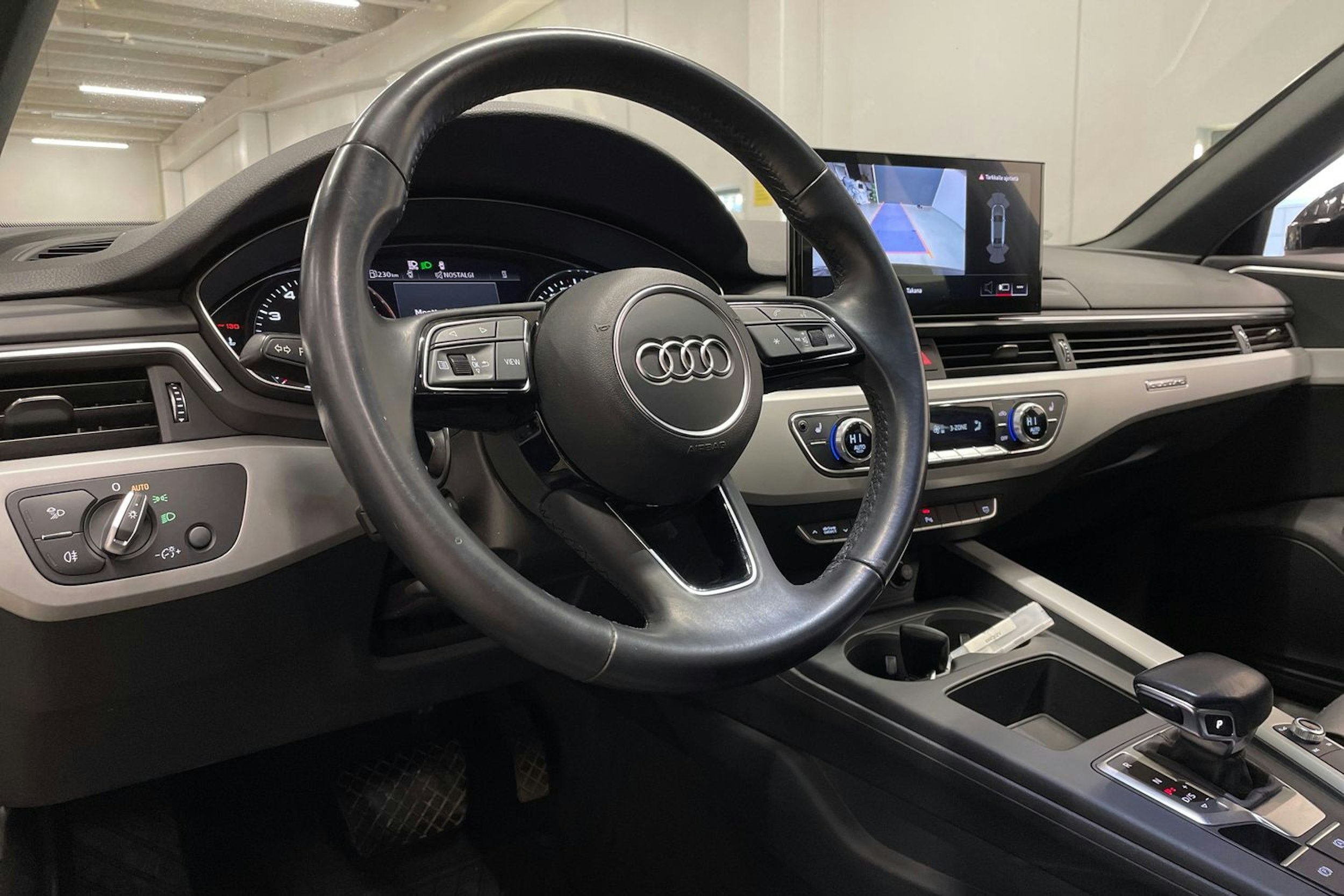 musta Audi A4 2021 kuva 25.