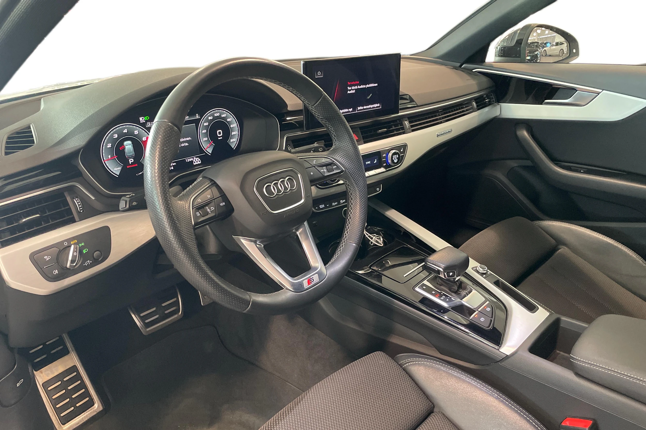 valkoinen Audi A4 2021 kuva 7.