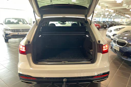 valkoinen Audi A4 2021 kuva 14.