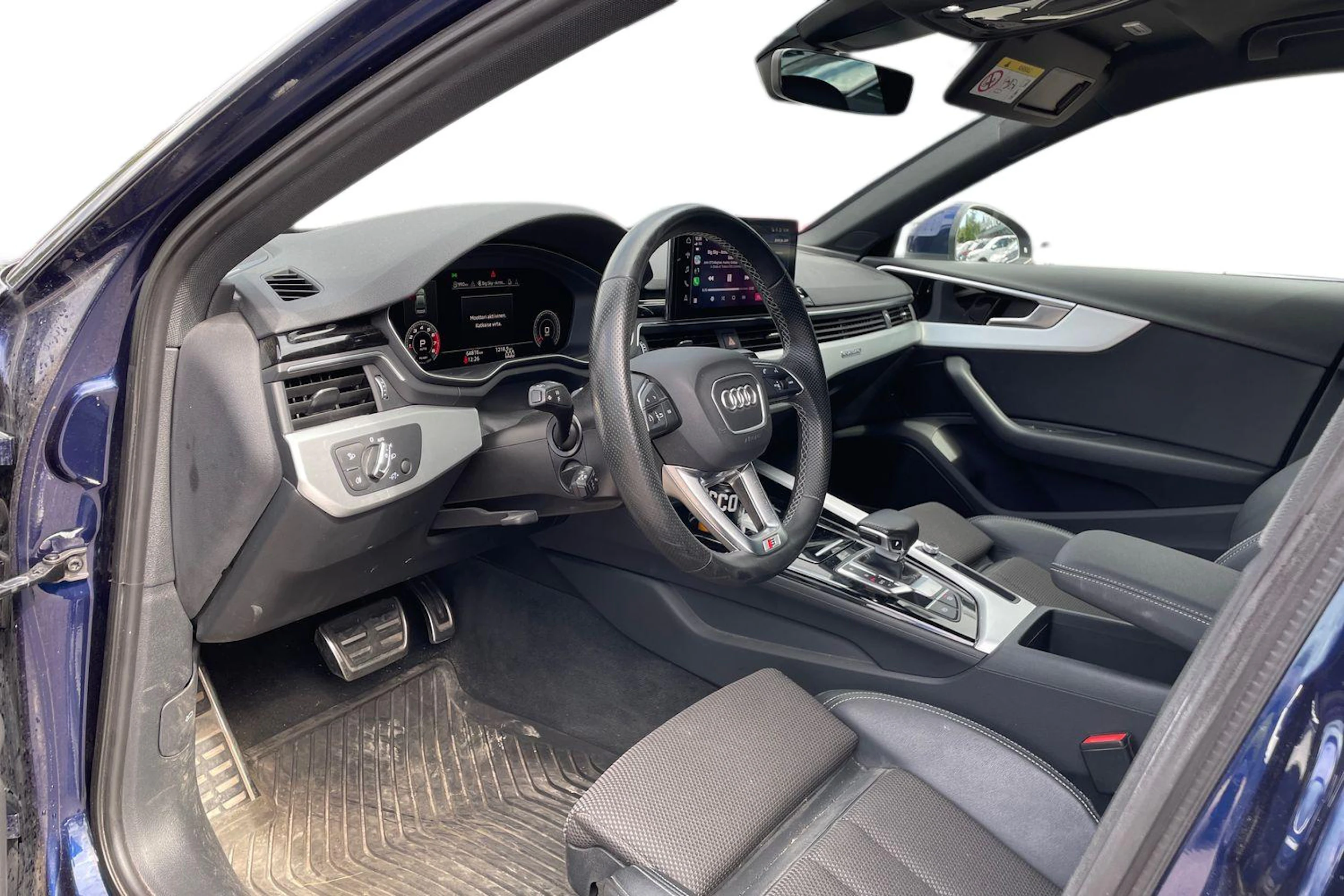 sininen Audi A4 2021 kuva 3.