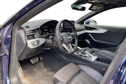 sininen Audi A4 2021 kuva 3.