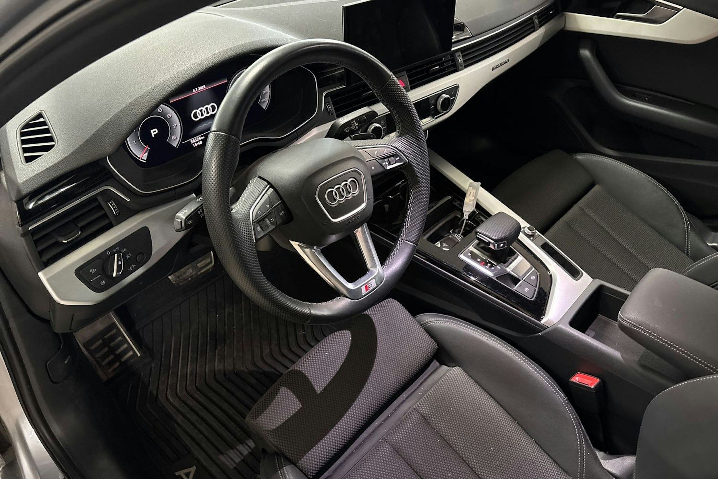 hopea Audi A4 2021 kuva 3.