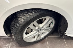 valkoinen Audi A4 2021 kuva 10.