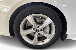 valkoinen Audi A4 2021 kuva 11.