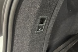 valkoinen Audi A4 2021 kuva 16.